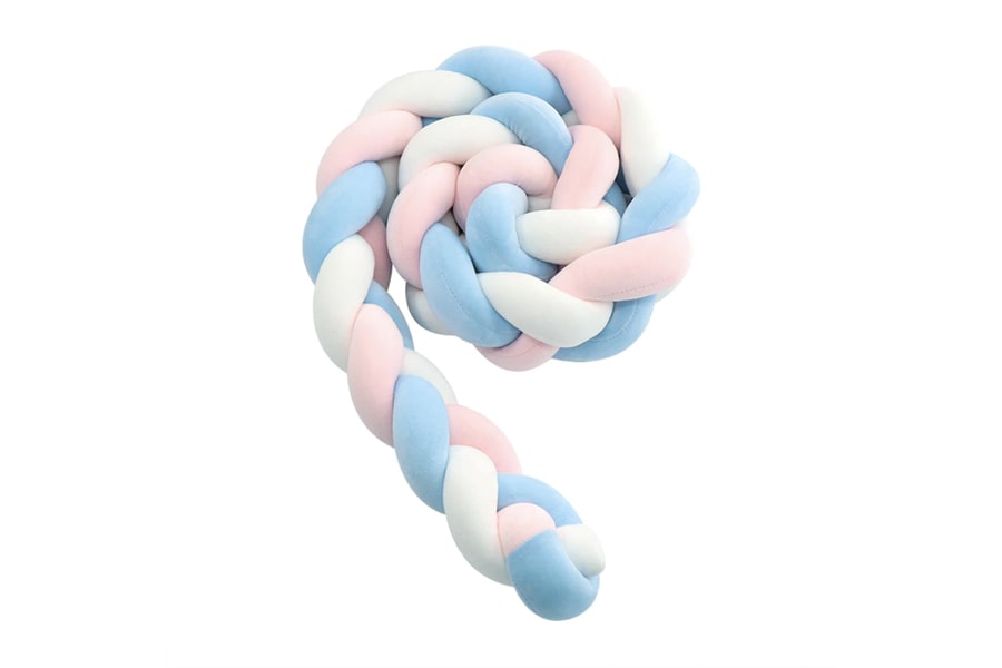 Tour de lit bébé tresse bleu blanc rose