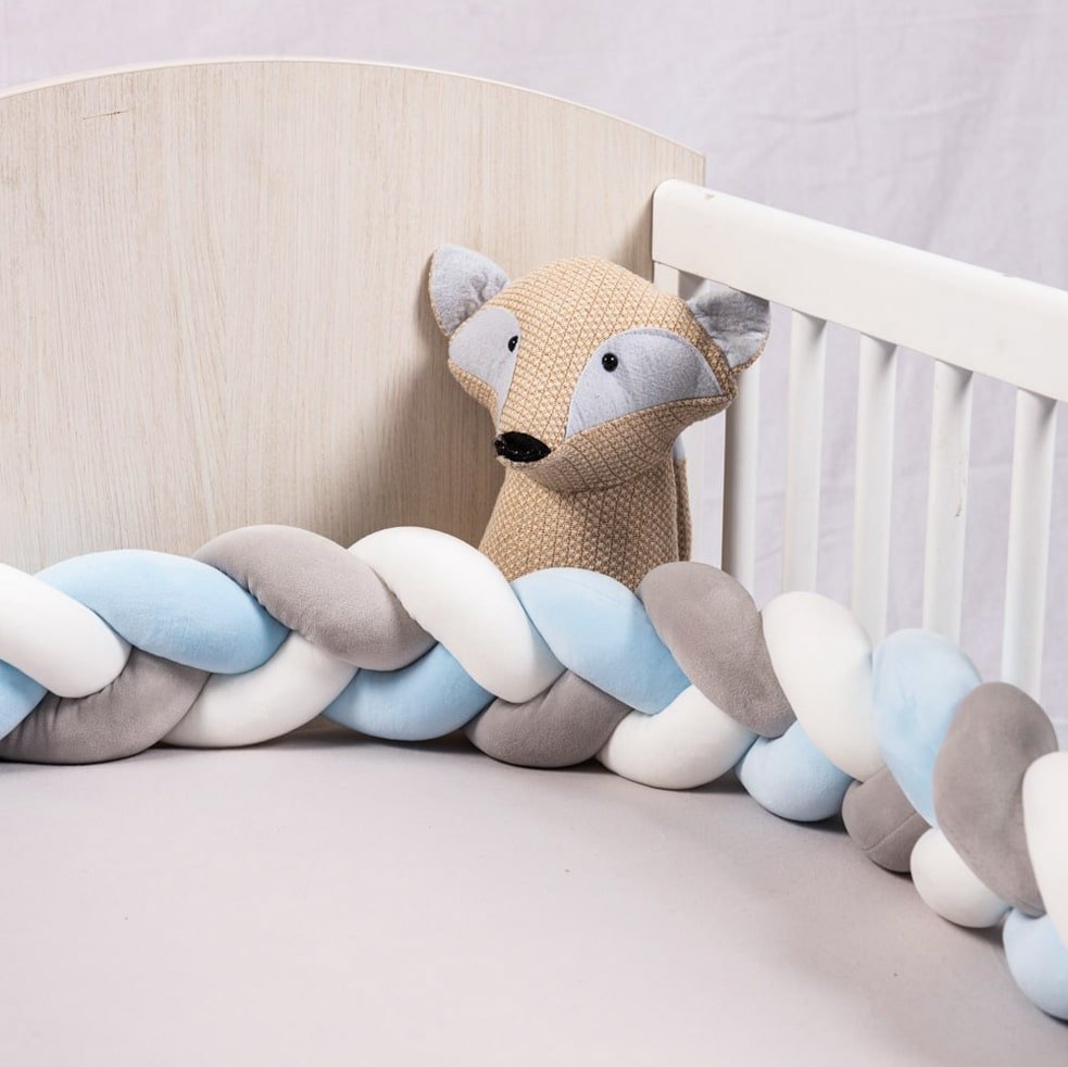 tresse de lit bleu blanc gris