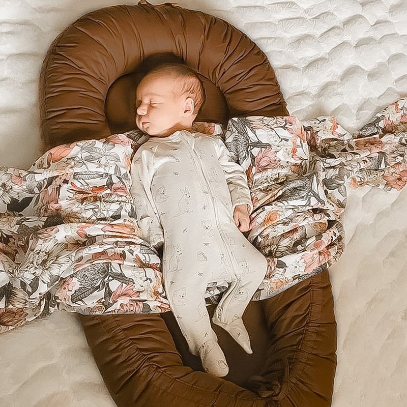 Réducteur de lit bébé | Marron